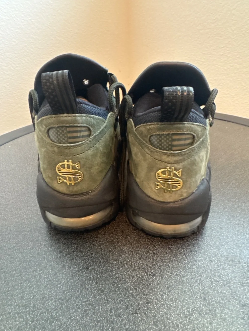 Nike Air more money QS